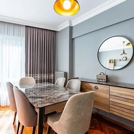 Stylish In Moda Near Popular Attractions With Balcony Apartment