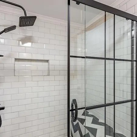 Stylish In Moda Near Popular Attractions With Balcony شقة اسطنبول